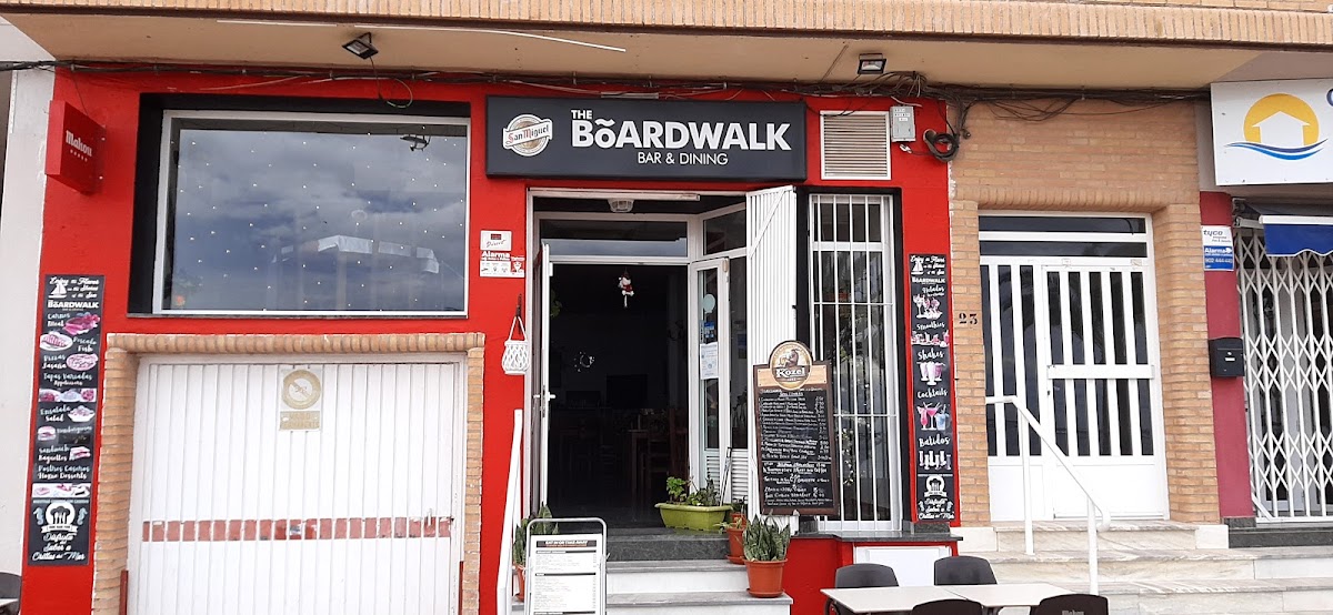 Boardwalk Bar&dining